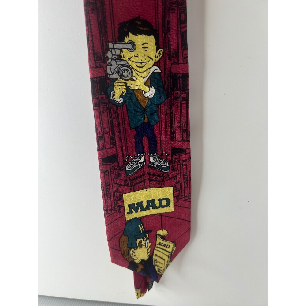 Vintage 1992 MAD Magazine Alfred E Neuman‎ Silk Tie Red Burgundy Camera NWT 90s